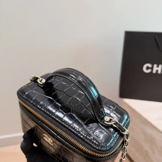 Chanel Top Handle Vanity Case أسود Vanity