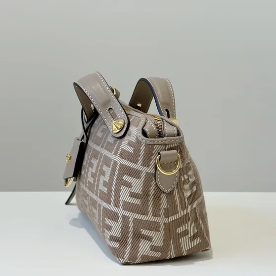 Fendi By The Way Mini Beige Tophåndtag