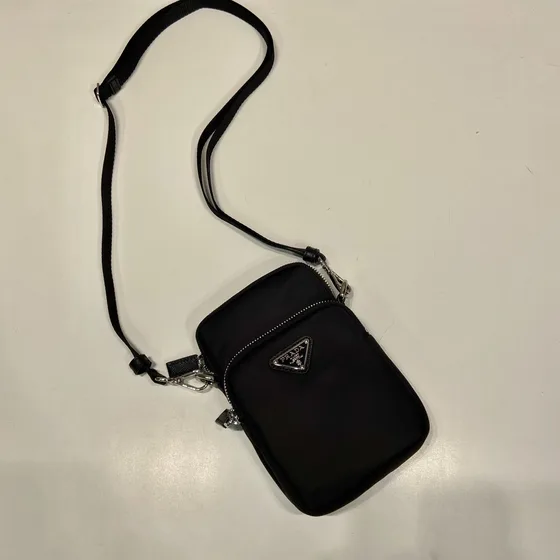 Prada Re-Nylon Mini Crossbody-Tasche Schwarz Crossbody