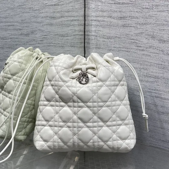 Dior Dior Milly Drawstring Beuteltasche Weiß Schultertasche