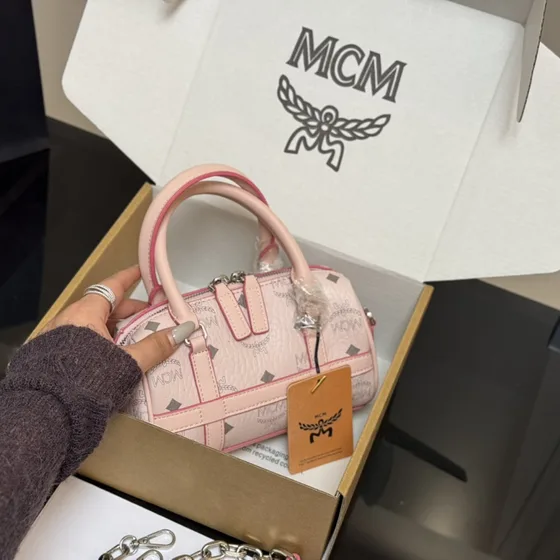 MCM Essential Boston Bag Rosa Crossbody