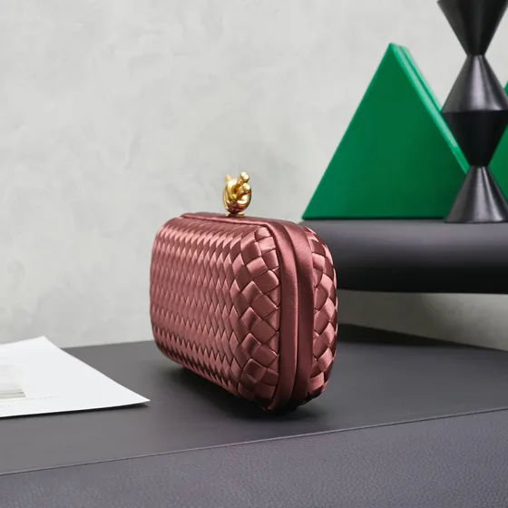 Bottega Veneta Knot Клатч Dusty Rose Клатч