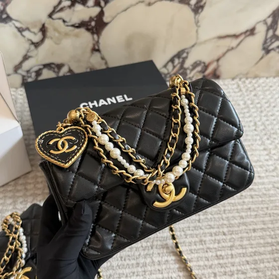 Chanel Pearl Love Heart Chain Klapptasche Schwarz Klapptasche