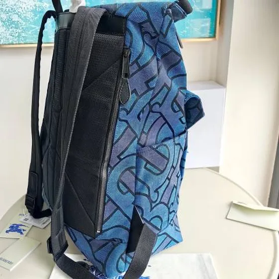 Burberry أزرق Monogram 36 x 19 x 58 backpack