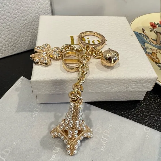 Dior Eiffel Tower Clover Charm Key Holder Dorado/Plateado Estuche