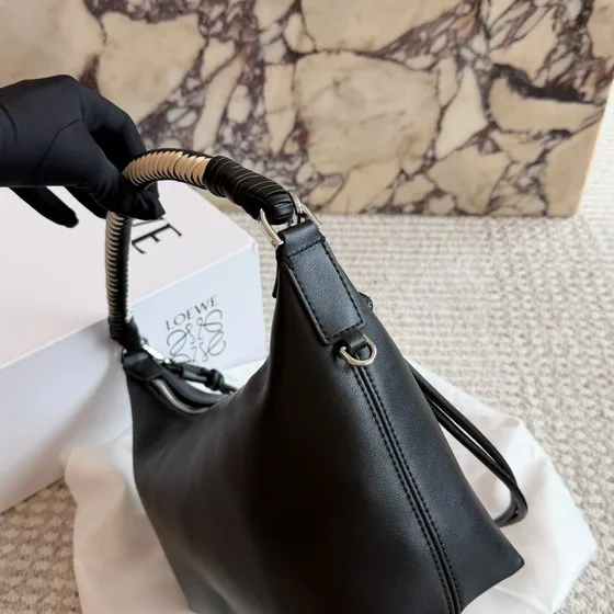 Loewe Small Cubi Sac bandoulière Noir Hobo