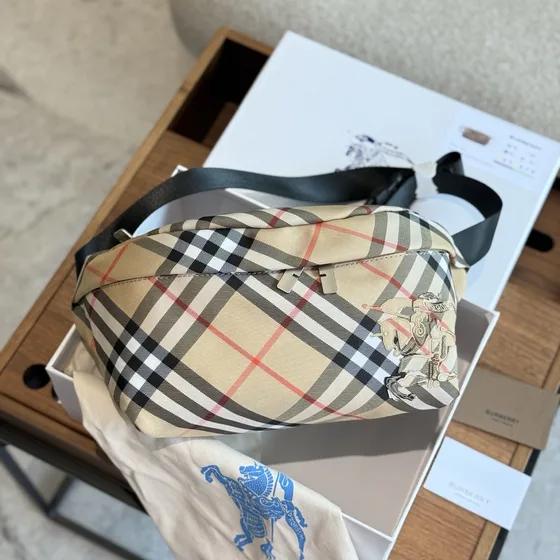 Burberry Check Bum Bag Sort/Beige Belt Bag