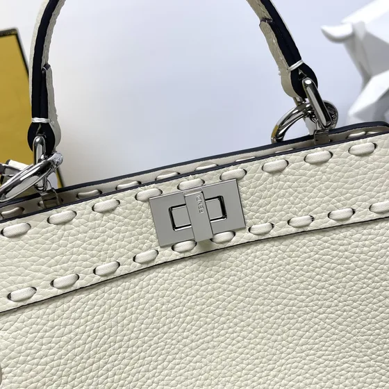 Fendi Peekaboo Iseeu Small Белый Верхняя ручка