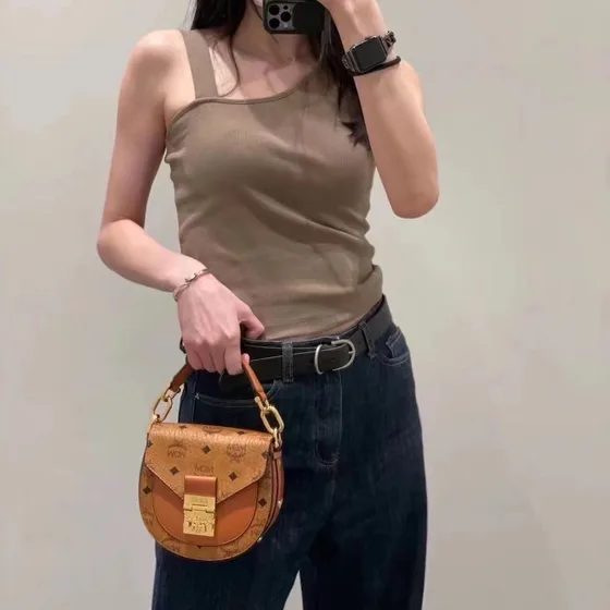 MCM Millie Visetos Crossbody-väska Cognac Brun Crossbody