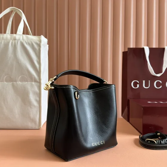 Gucci Gg Emblem Mini Сумка-ведро Чёрный Crossbody