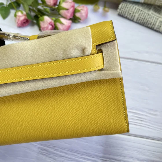 Hermes Kelly Wallet สีเหลือง Wallet
