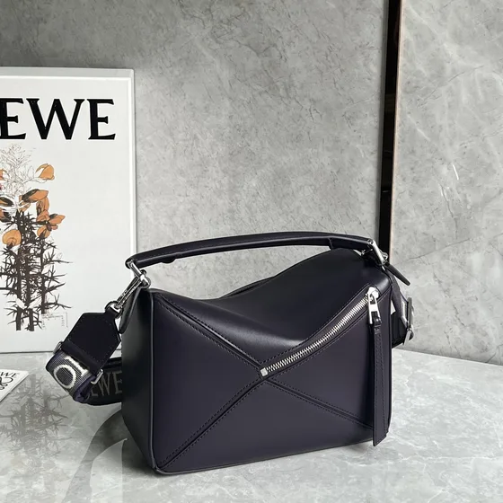 Loewe Puzzle Bag Dark Lila Crossbody