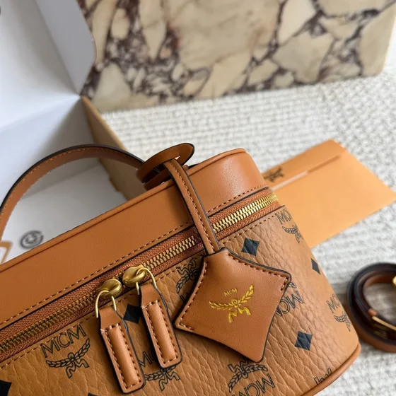 MCM Visetos Anse supérieure Cosmetic Case Cognac Marron Anse supérieure