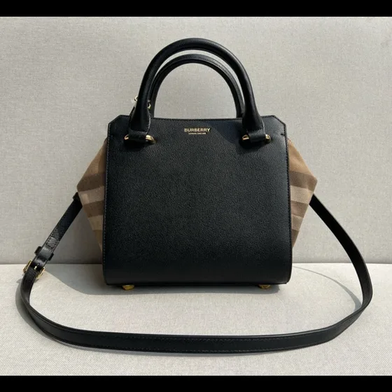 Burberry Banwell Tote Black Top Handle
