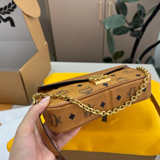 MCM Tracy Crossbody In Visetos Cognac/Marrón Crossbody