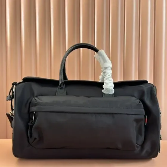 Gucci Voyageur Misty Duffel Bag أسود Top Handle