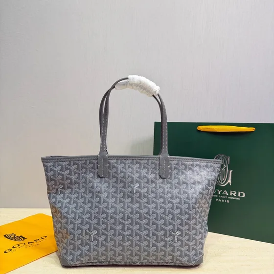 Goyard Saint Louis White Tote Bag