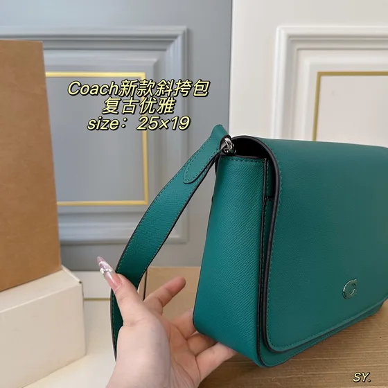 Coach New Crossbody Bag Dark Hijau 25×19 Crossbody