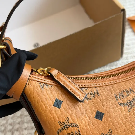 MCM Aren Visetos Hobo Cognac Hobo