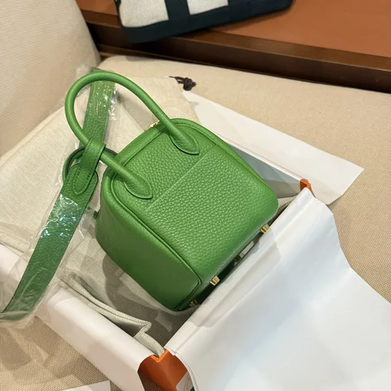 Hermes Mini Lindy أخضر Crossbody