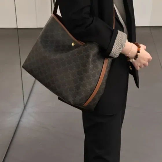 Celine Bucket Maillon Triomphe Dark Brown Shoulder Bag