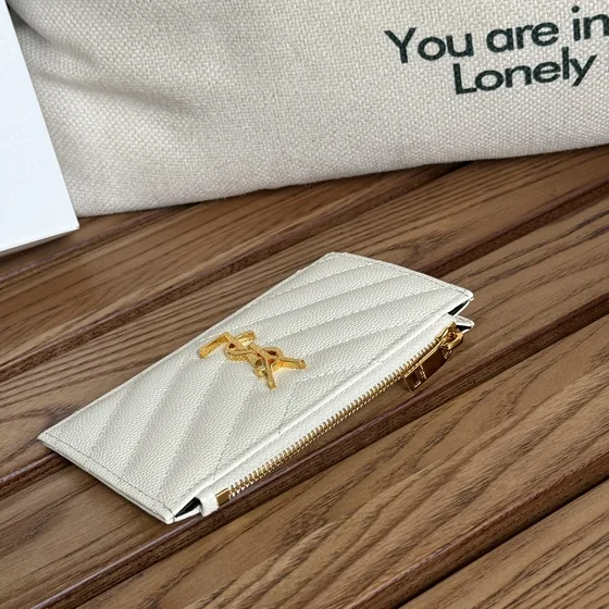 YSL Cassandre Matelassé Fragments Zipped Card Case สีขาว Card Holder
