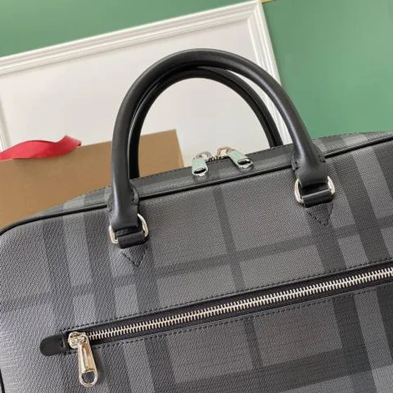 Bally Briefcase สีดำ สีเทา Plaid 37 x 9 x 27cm business