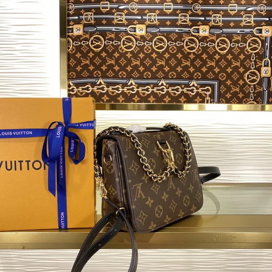 Louis Vuitton Métis بني Crossbody