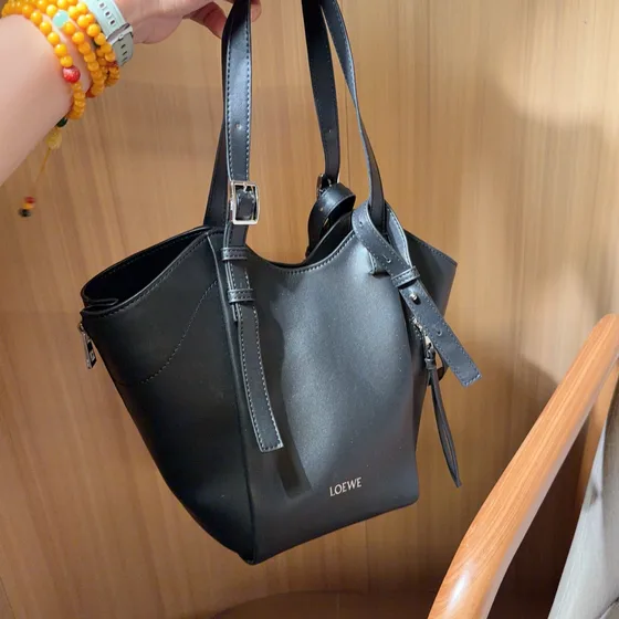 Loewe Compact Hammock Bag أسود Tote Bag