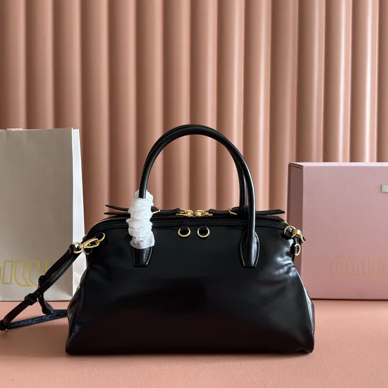 Miu Miu Couro Top-Handle Bag Preto Alça superior