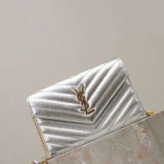 YSL Cassandre Envelope Chain Portefeuille Argent Woc