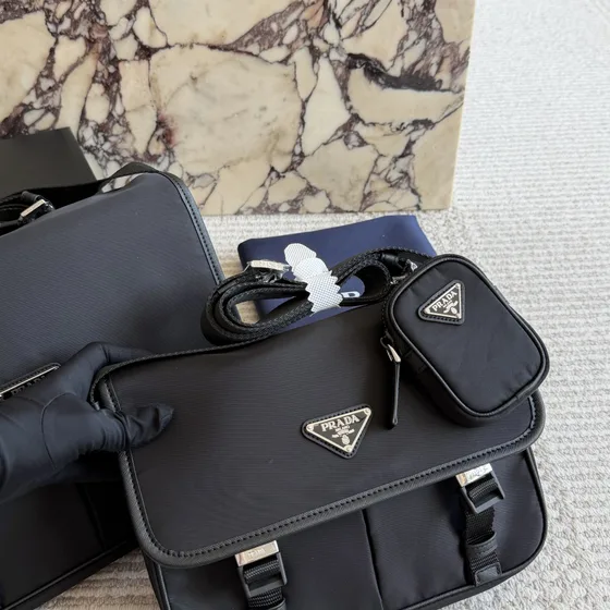 Prada Re-Nylon Schultertasche With Etui Schwarz Crossbody
