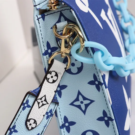 Louis Vuitton Toiletry Portaoggetti On Chain Blu Crossbody
