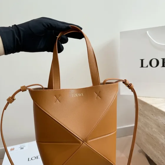 Loewe Bøtteveske Gray Sort Tophåndtak