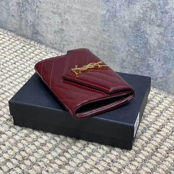 YSL Cassandre Matelassé Tri-Fold Portafoglio Bordeaux Portafoglio