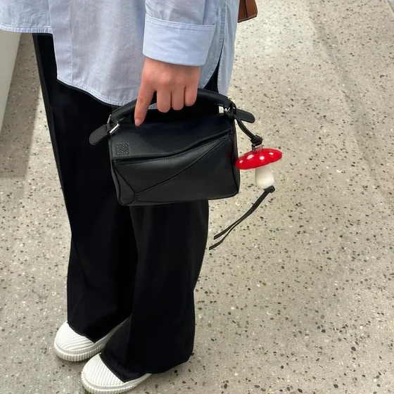 Loewe Mushroom Charm Rouge/Blanc/Noir Pochette