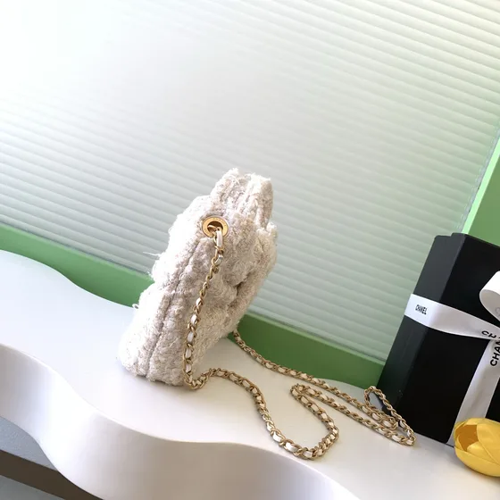 Chanel Bow Bag Blanc Crossbody