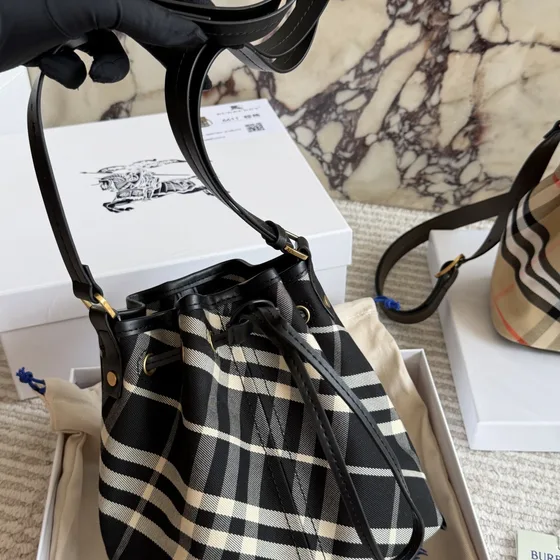 Burberry Check Drawstring Kese Bag Siyah Crossbody