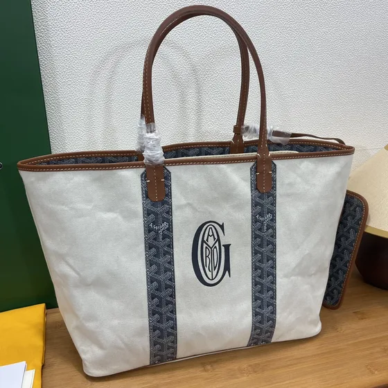 Goyard Saint Louis Pm White Tote Bag