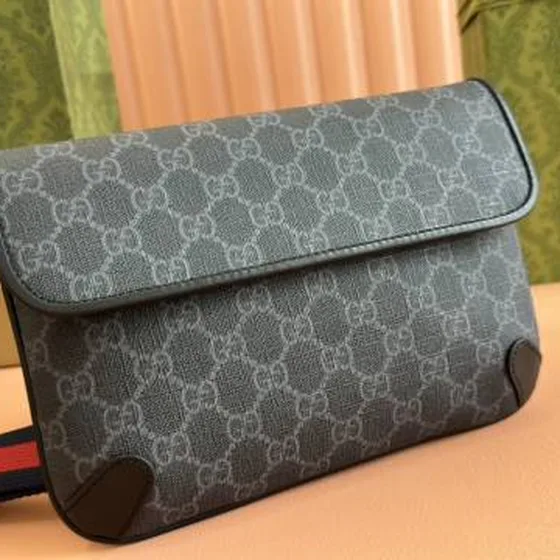 Gucci GG Supreme Azul-marinho crossbody