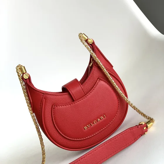 Bvlgari Serpenti Ellipse Mini Crossbody Bag สีแดง Crossbody