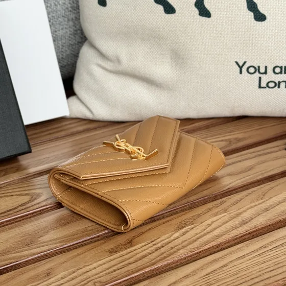 YSL Cassandre Matelassé Chevron Envelope Cartera Caramel Cartera