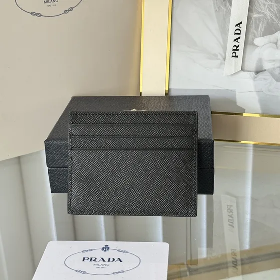 Prada Saffiano Kulit Card Holder Hitam Card Holder