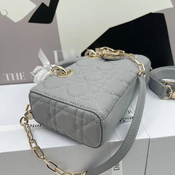 Dior Lady D-Joy Grau 22cm Henkel