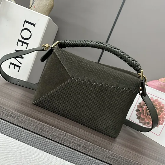 Loewe Puzzle Edge Small Bag Dark Olive สีเขียว Crossbody
