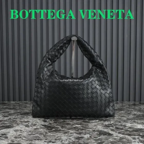 Bottega Veneta Shoulder Pouch Black Hobo