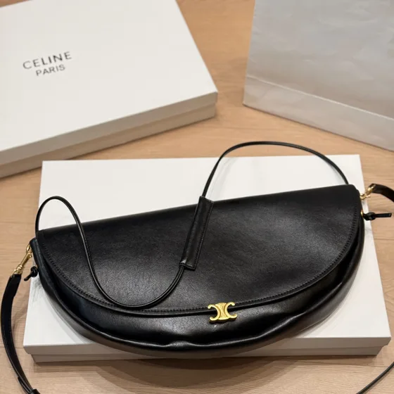 Celine Triomphe Medium Arc De Triomphe Moon Bag Đen Crossbody