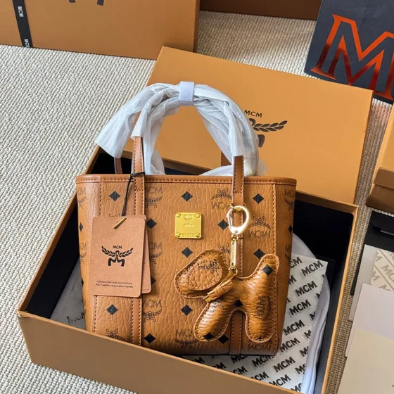 MCM Toni Visetos Mini Shopper Cognac 19*13*9cm Tote çanta