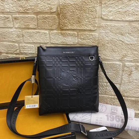 Burberry messenger Schwarz 24x27x6cm