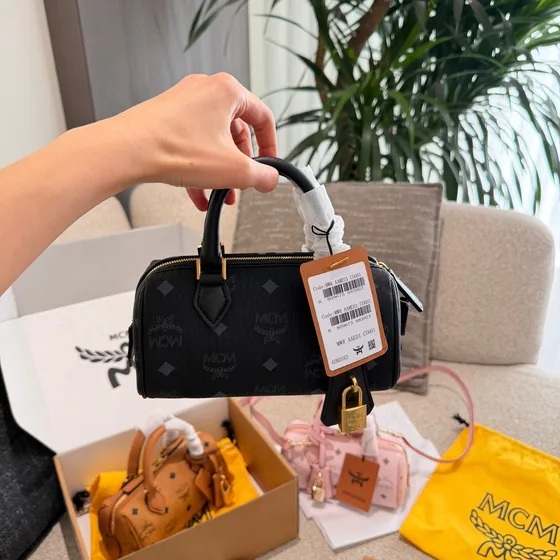 MCM Visetos Essential Boston Bag Rosa Manico